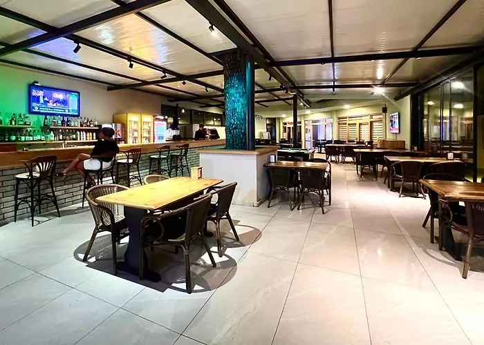 מלון Club Palm Garden Keskin 3*