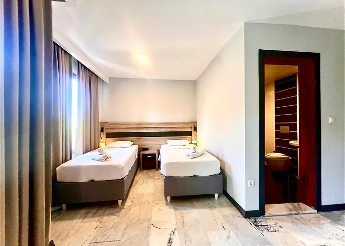 מלון Club Palm Garden Keskin 3*